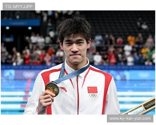 潘展乐100米自由泳出发反应快,奠定胜局